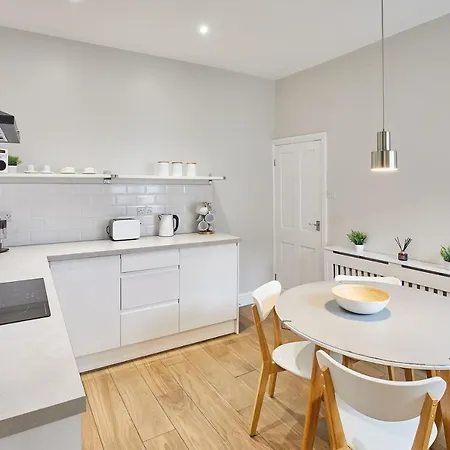 Host & - Ings Lane * Brotton